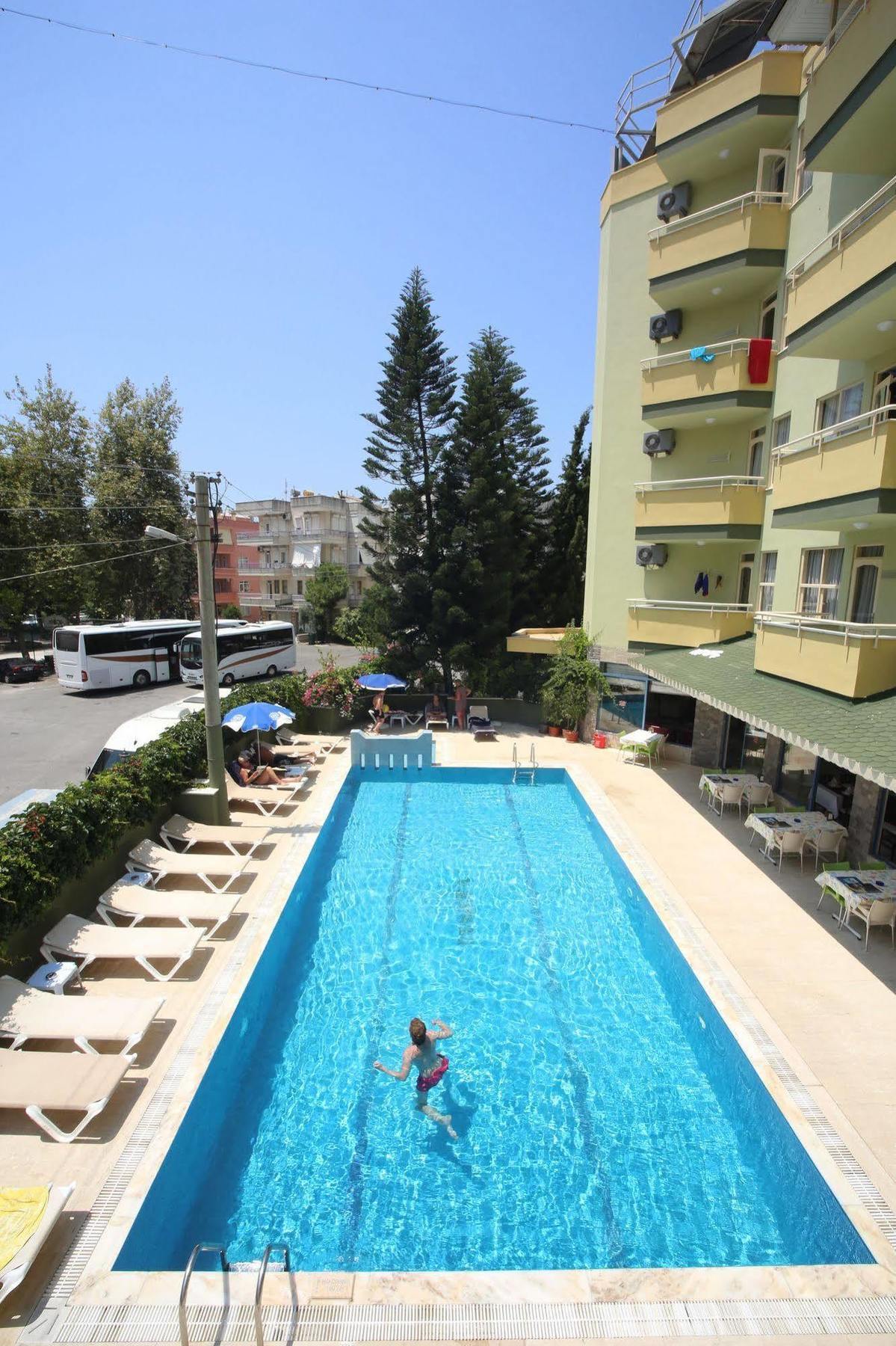 Almera Park Hotel de apartamente
